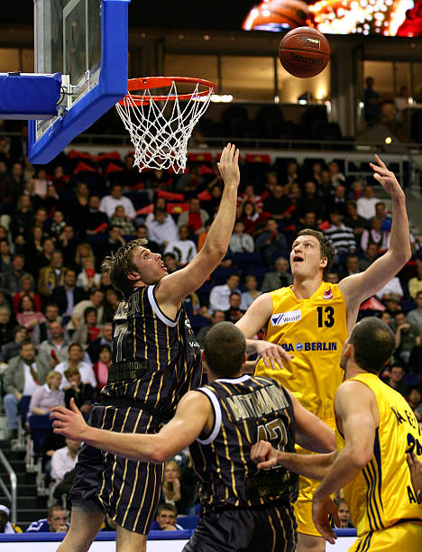 屡创佳绩 屡创佳绩